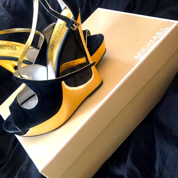 Michael Kors - Picture 1 of 5